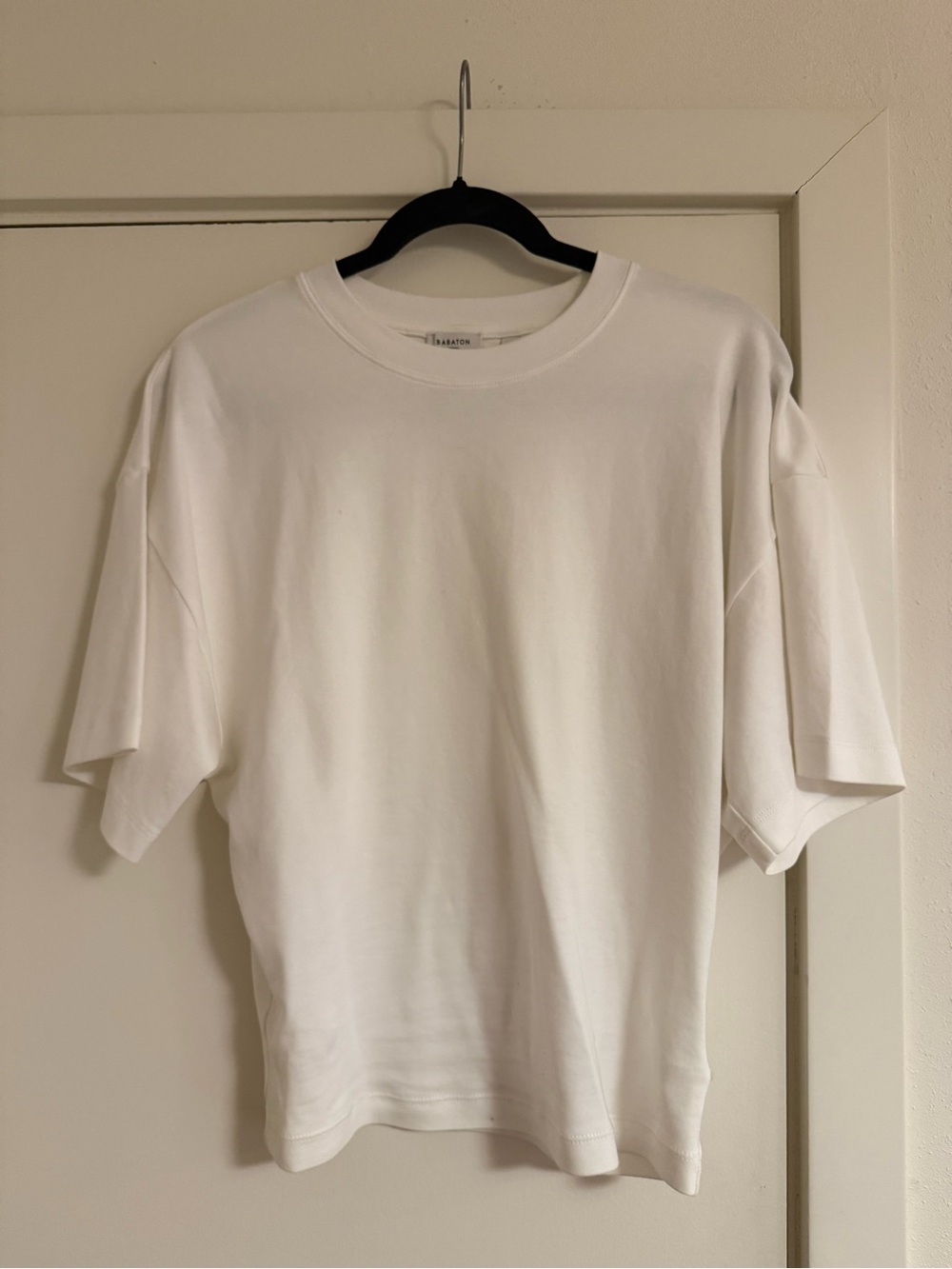 ❌SOLD❌ Aritzia Babaton Barclay Top - sz small - Picture 2 of 5